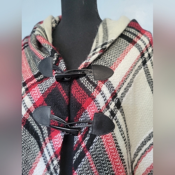 Mixit Plaid Black Red Poncho One Size NWT - Picture 4 of 6